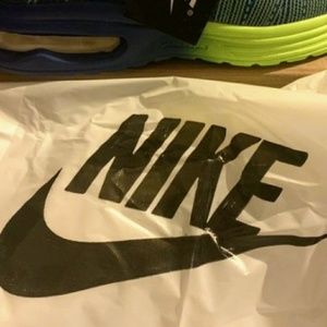 Meet your Posher, Butterflymone